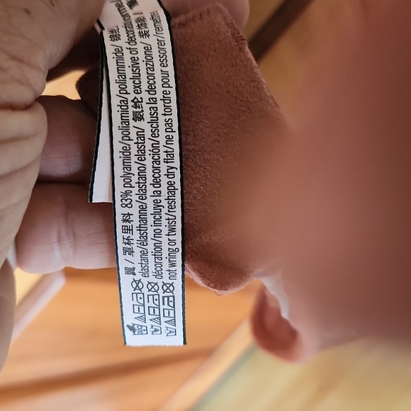 Victoria Secret Unlined Demi - Picture 5 of 7